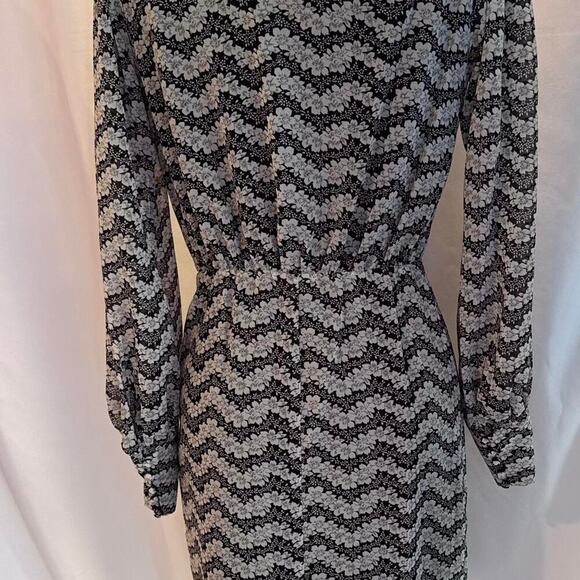 NWT The Kooples Black and white patterned and lined wrap dress - Picture 5 of 8